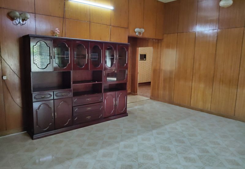 {TELUK INTAN} SINGLE STOREY BUNGALOW FOR SALE