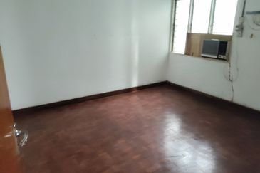 {TELUK INTAN} SINGLE STOREY BUNGALOW FOR SALE