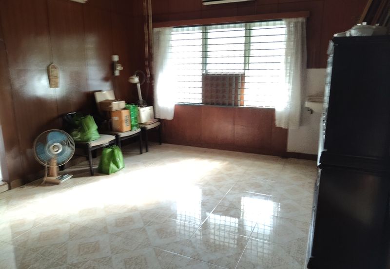 {TELUK INTAN} SINGLE STOREY BUNGALOW FOR SALE