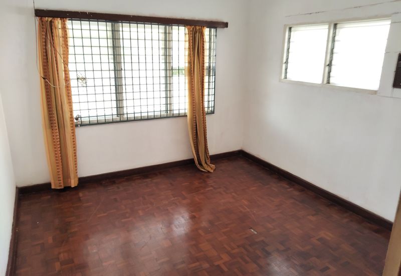 {TELUK INTAN} SINGLE STOREY BUNGALOW FOR SALE