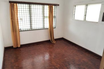 {TELUK INTAN} SINGLE STOREY BUNGALOW FOR SALE