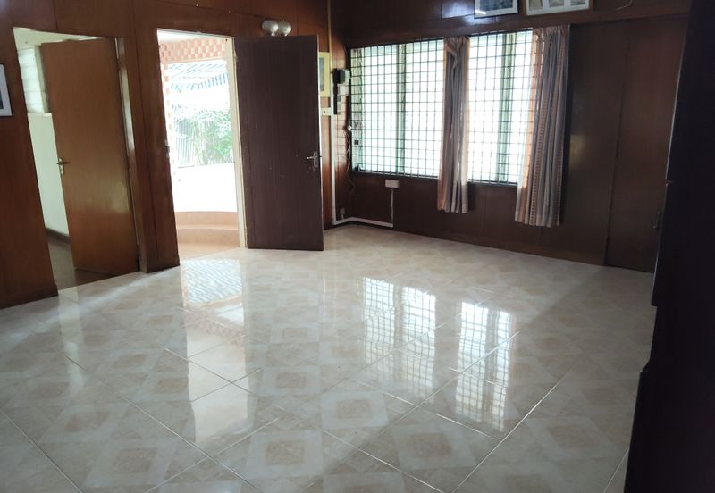 {TELUK INTAN} SINGLE STOREY BUNGALOW FOR SALE