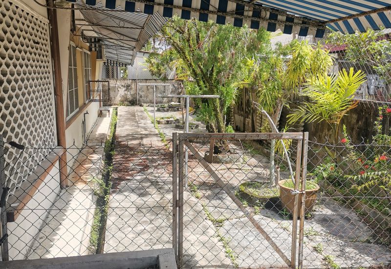 {TELUK INTAN} SINGLE STOREY BUNGALOW FOR SALE