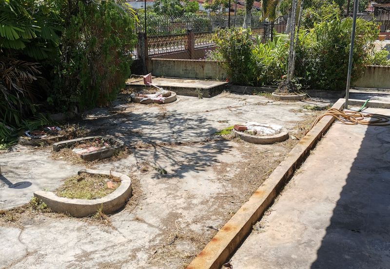 {TELUK INTAN} SINGLE STOREY BUNGALOW FOR SALE