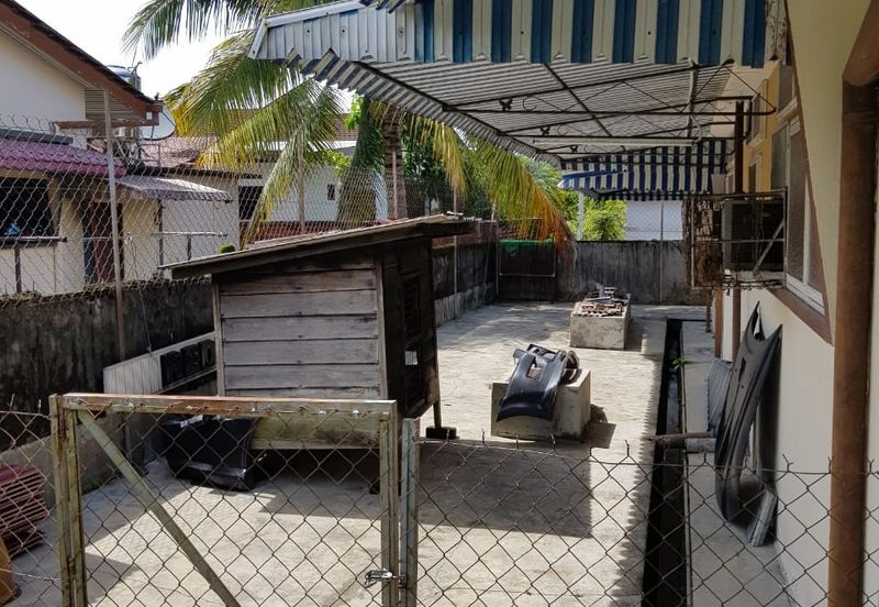 {TELUK INTAN} SINGLE STOREY BUNGALOW FOR SALE