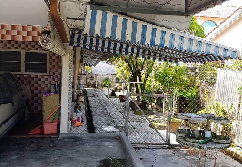 {TELUK INTAN} SINGLE STOREY BUNGALOW FOR SALE