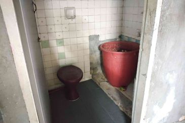 {FREEHOLD} Single Storey Terrace House For Sale in Teluk Intan, Perak. 