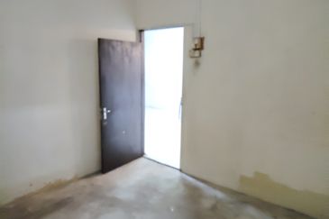 {FREEHOLD} Single Storey Terrace House For Sale in Teluk Intan, Perak. 