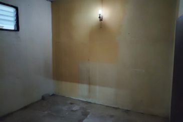 {FREEHOLD} Single Storey Terrace House For Sale in Teluk Intan, Perak. 