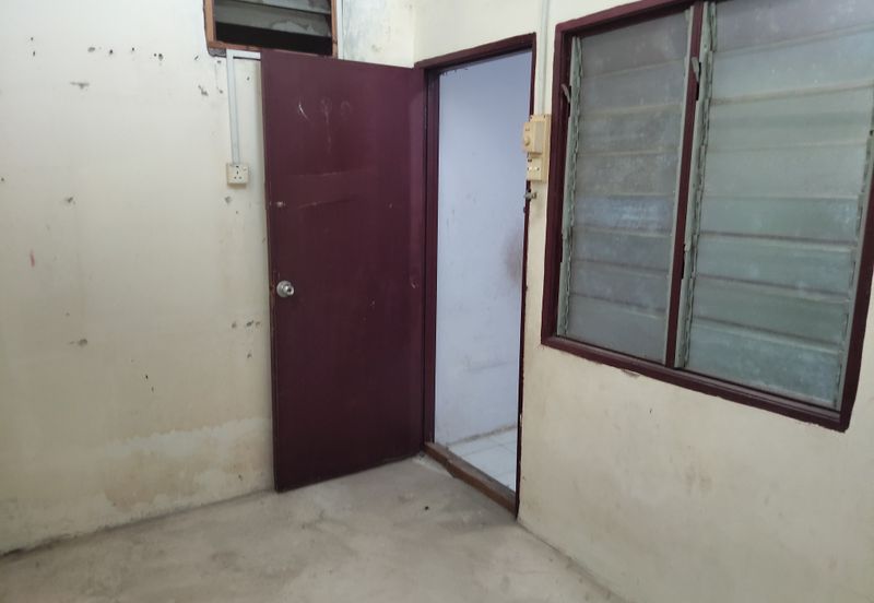 {FREEHOLD} Single Storey Terrace House For Sale in Teluk Intan, Perak. 