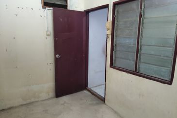 {FREEHOLD} Single Storey Terrace House For Sale in Teluk Intan, Perak. 
