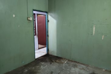 {FREEHOLD} Single Storey Terrace House For Sale in Teluk Intan, Perak. 