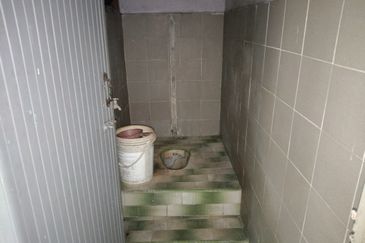 {FREEHOLD} Single Storey Terrace House For Sale in Teluk Intan, Perak. 