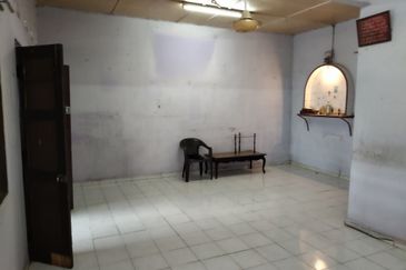 {FREEHOLD} Single Storey Terrace House For Sale in Teluk Intan, Perak. 