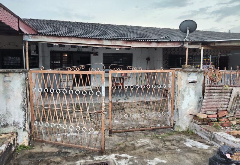 {FREEHOLD} Single Storey Terrace House For Sale in Teluk Intan, Perak. 