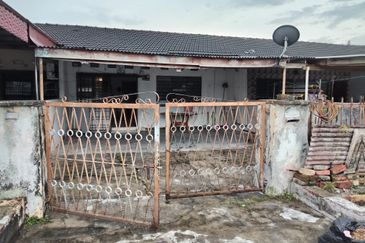 {FREEHOLD} Single Storey Terrace House For Sale in Teluk Intan, Perak. 