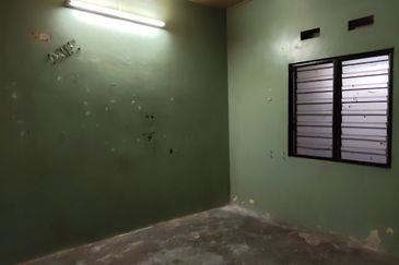 {FREEHOLD} Single Storey Terrace House For Sale in Teluk Intan, Perak. 