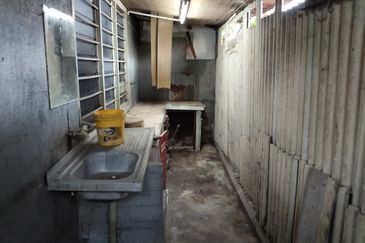 {FREEHOLD} Single Storey Terrace House For Sale in Teluk Intan, Perak. 