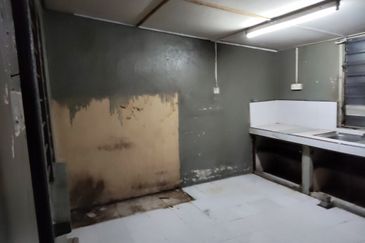 {FREEHOLD} Single Storey Terrace House For Sale in Teluk Intan, Perak. 