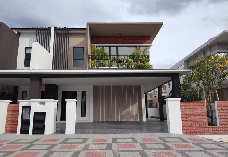 {IPOH} New Bungalow Semi-D For Sale