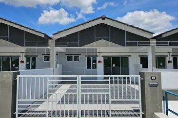 {SITIAWAN} Rumah Teres Satu Tingkat Baru di Sitiawan, Perak. 