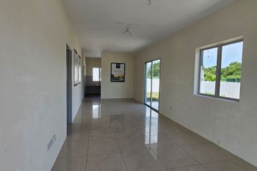 {SITIAWAN} Rumah Teres Satu Tingkat Baru di Sitiawan, Perak. 