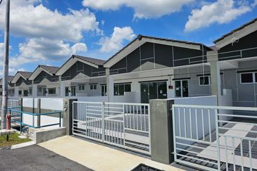 {SITIAWAN} Rumah Teres Satu Tingkat Baru di Sitiawan, Perak. 