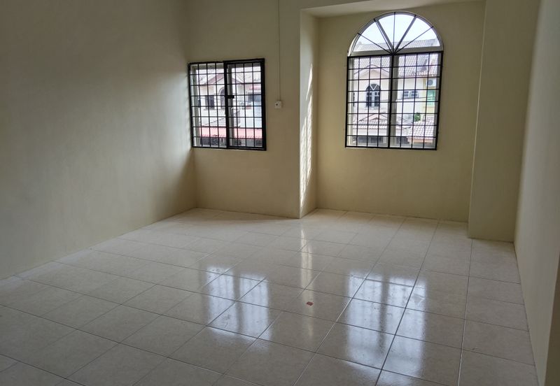 {KAMPAR} Double Storey End Lot Terrace House for Sale