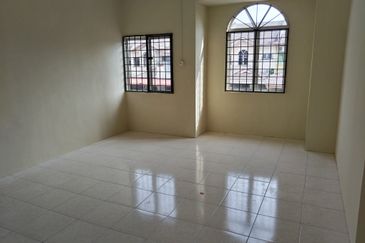 {KAMPAR} Double Storey End Lot Terrace House for Sale