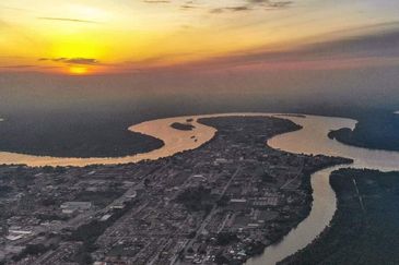 {TELUK INTAN} Perbandaran Lestari Mampu Milik Baru Di Teluk Intan, Perak