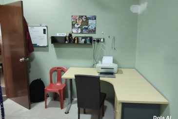 {TELUK INTAN} Rumah Corner Siap dengan awning, grill, kipas siling, aircon, heater dan lampu