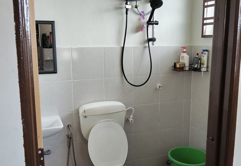 {TELUK INTAN} Rumah Corner Siap dengan awning, grill, kipas siling, aircon, heater dan lampu