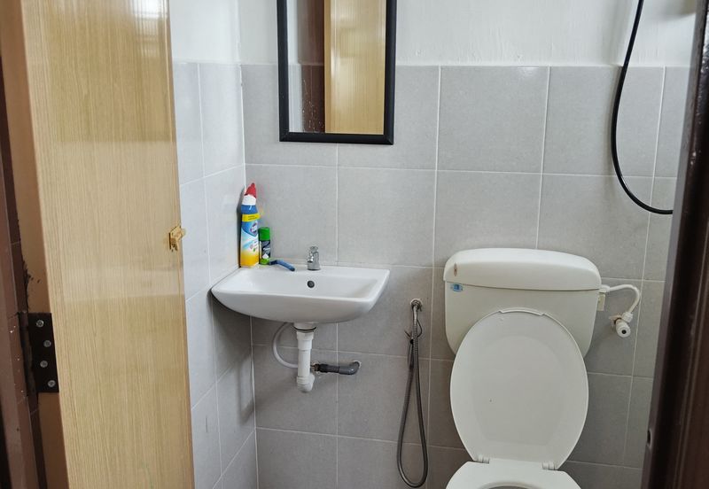 {TELUK INTAN} Rumah Corner Siap dengan awning, grill, kipas siling, aircon, heater dan lampu