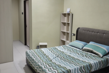 {TELUK INTAN} Rumah Corner Siap dengan awning, grill, kipas siling, aircon, heater dan lampu