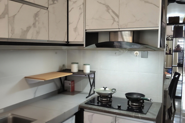 {TELUK INTAN} Rumah Corner Siap dengan awning, grill, kipas siling, aircon, heater dan lampu