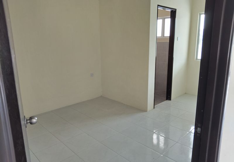 {TELUK INTAN} Rumah Semi-D Baru Di Bandar Teluk Intan, Perak. 