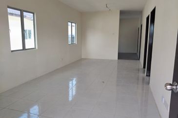 {TELUK INTAN} Rumah Semi-D Baru Di Bandar Teluk Intan, Perak. 