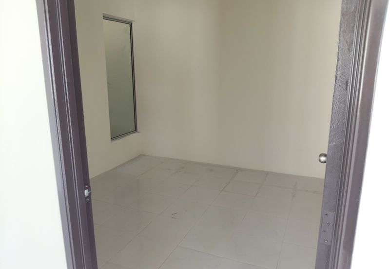 {TELUK INTAN} Rumah Semi-D Baru Di Bandar Teluk Intan, Perak. 