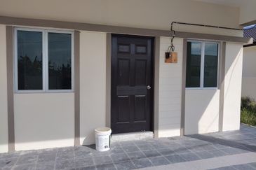 {TELUK INTAN} Rumah Semi-D Baru Di Bandar Teluk Intan, Perak. 