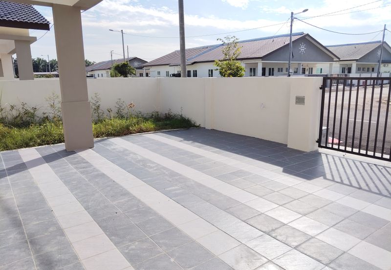 {TELUK INTAN} Rumah Semi-D Baru Di Bandar Teluk Intan, Perak. 