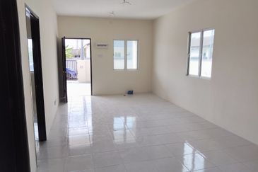 {TELUK INTAN} Rumah Semi-D Baru Di Bandar Teluk Intan, Perak. 