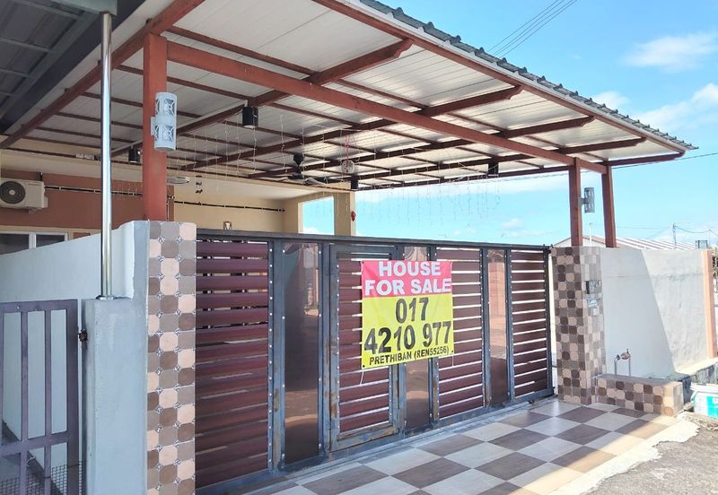 {TELUK INTAN} Rumah Corner Siap dengan awning, grill, kipas siling, aircon, heater dan lampu