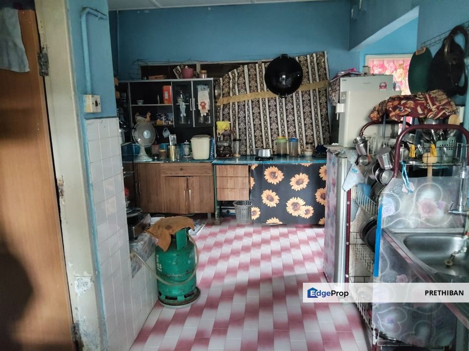 {TELUK INTAN} Rare unit within walking distance to hospital – perfect for healthcare professionals., Perak, Teluk Intan