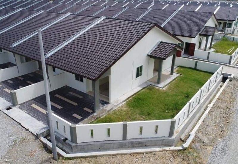 {TELUK INTAN} Rumah Corner Lot Setingkat Luas Tanah 2600kps