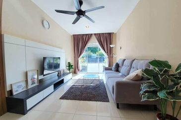 {TELUK INTAN} Rumah Corner Lot Setingkat Luas Tanah 2600kps