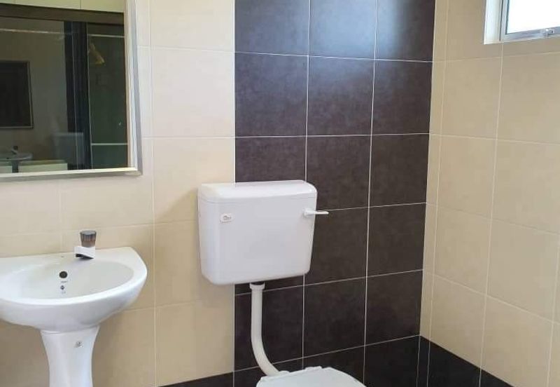 {TELUK INTAN} Rumah Corner Lot Setingkat Luas Tanah 2600kps