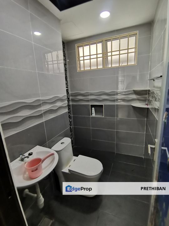 {SUBANG} Partialled furnished apartment for sale in Subang Jaya, Selangor, Subang Jaya