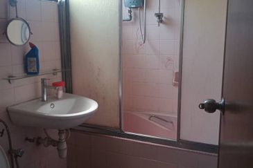 {JALAN DUTA, KL} BIG 22K SQUARE FEET BUNGALOW FOR SALE 