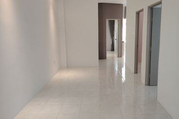 {BATU GAJAH} Terrace Houses by the Lakes