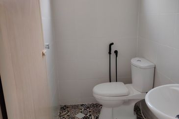 {BATU GAJAH} Terrace Houses by the Lakes